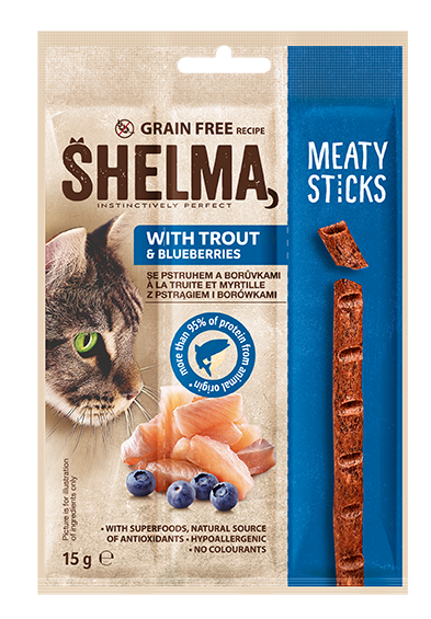 Graanvrije Meaty Sticks snack voor katten met forel en bosbessen